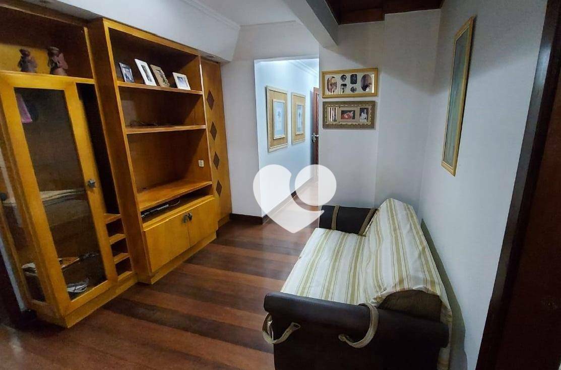 Apartamento à venda com 4 quartos, 230m² - Foto 7