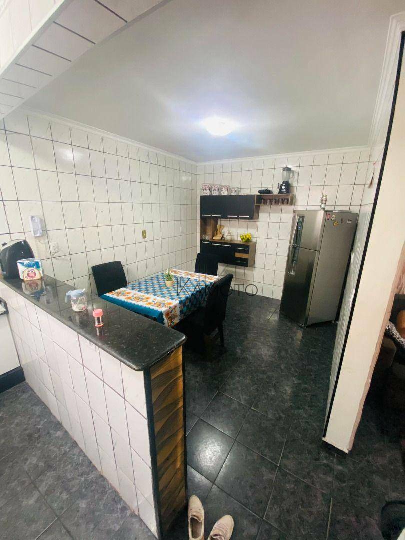 Sobrado à venda com 2 quartos, 1m² - Foto 1