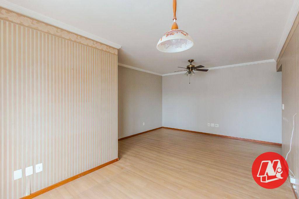 Apartamento à venda com 3 quartos, 96m² - Foto 4