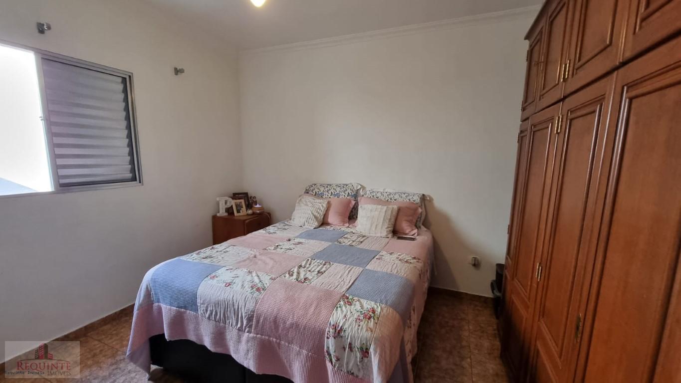 Casa à venda com 3 quartos, 230m² - Foto 27