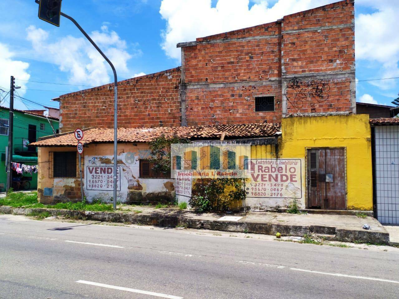 Casa à venda com 2 quartos, 190M2 - Foto 1