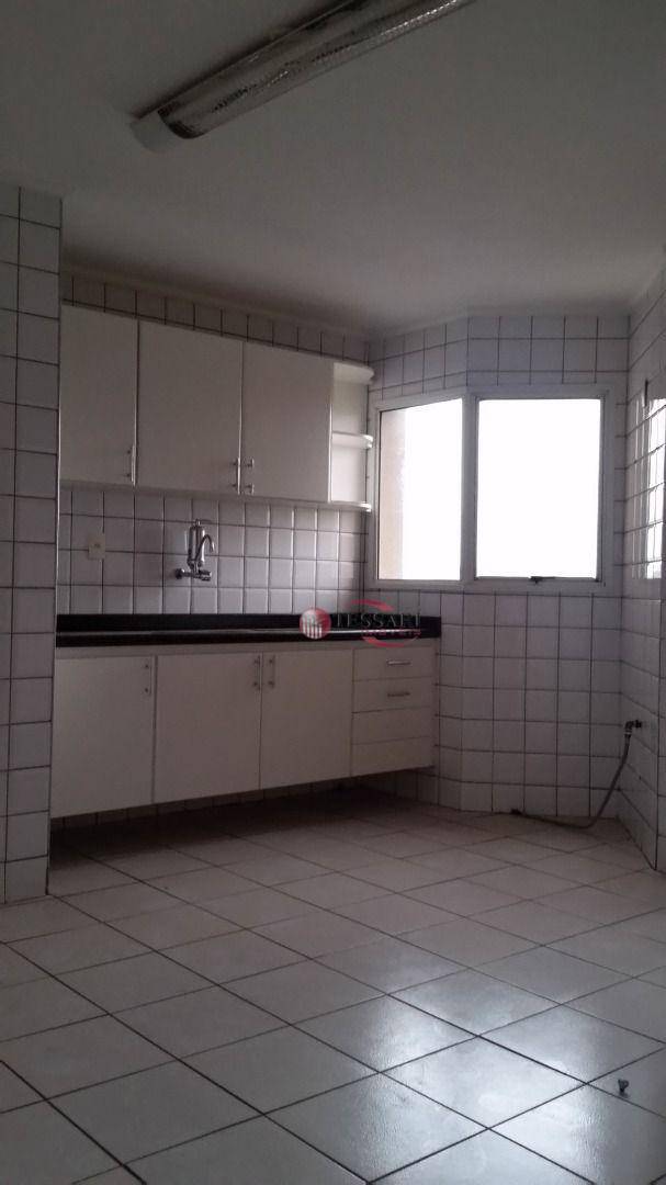 Apartamento para alugar com 3 quartos, 95m² - Foto 5