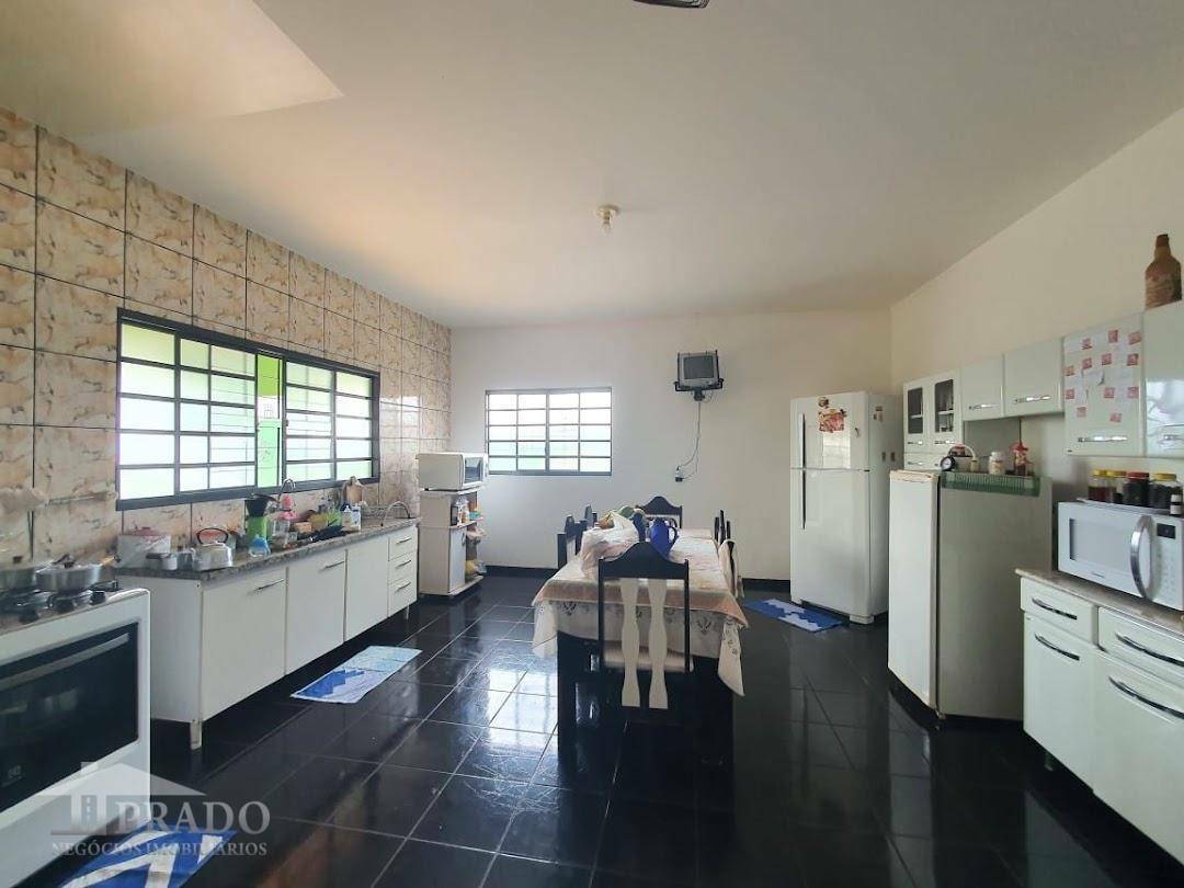 Casa à venda com 4 quartos, 262m² - Foto 12