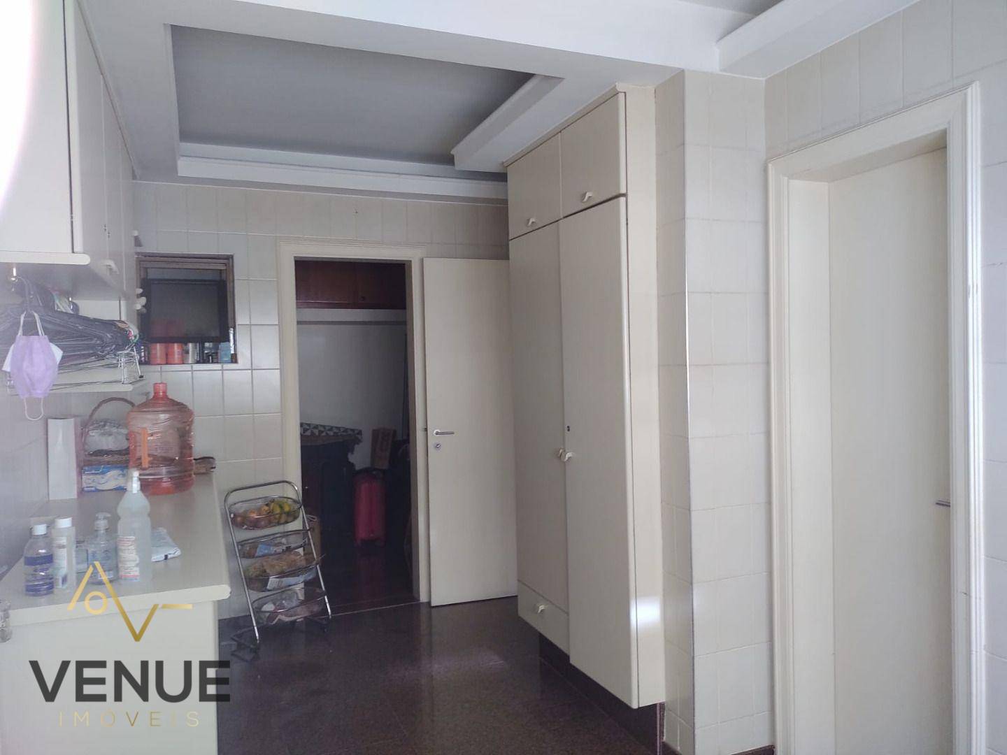 Apartamento à venda com 4 quartos, 188m² - Foto 9