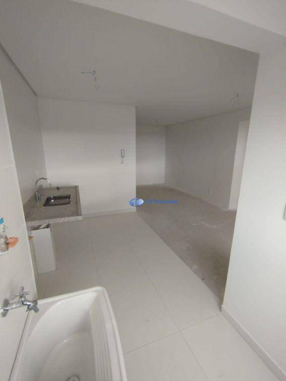 Apartamento à venda com 2 quartos, 64m² - Foto 24