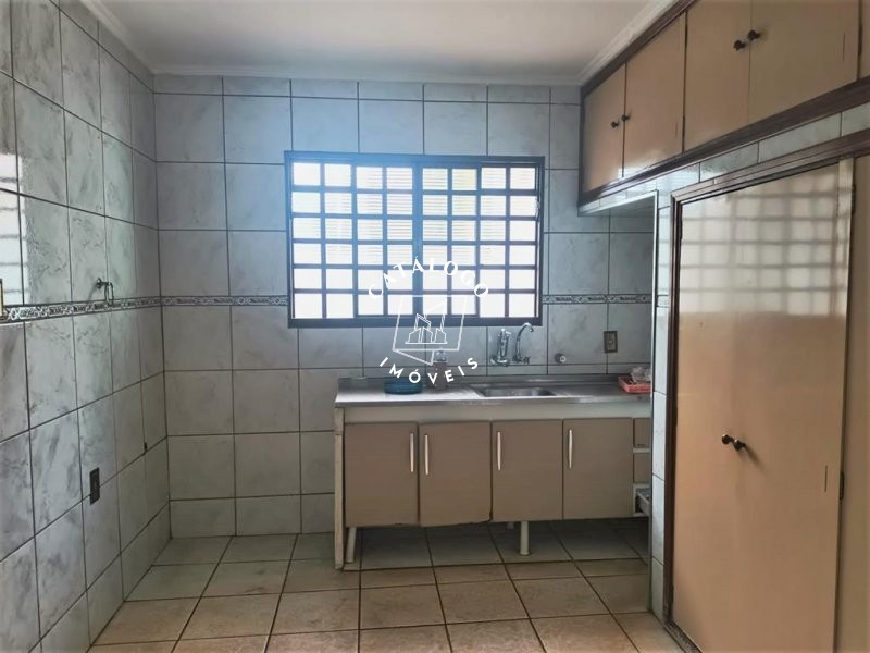 Casa à venda com 4 quartos, 250m² - Foto 6