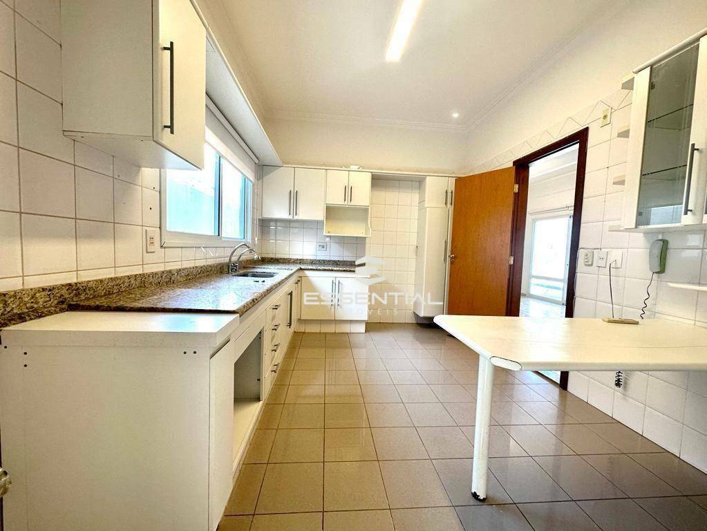 Casa à venda e aluguel com 3 quartos, 238m² - Foto 24