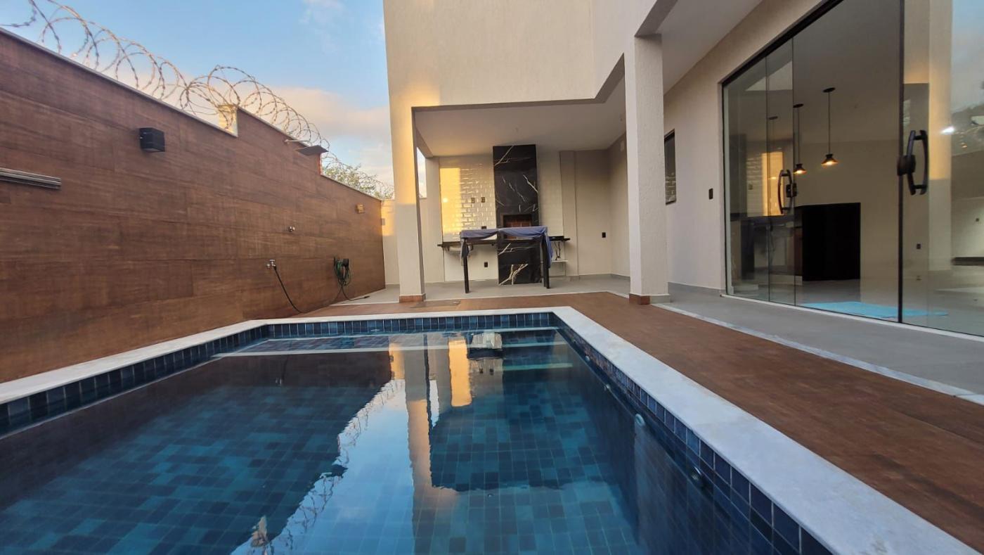 Casa de Condomínio à venda com 4 quartos, 283m² - Foto 3