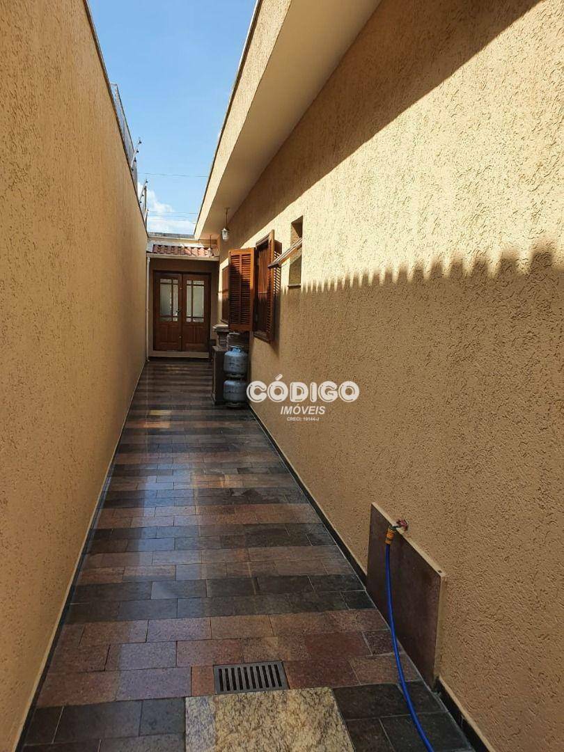 Casa à venda com 3 quartos, 200m² - Foto 24