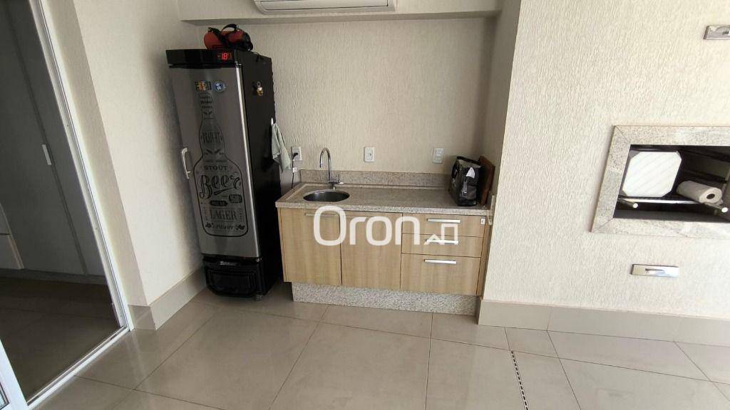 Apartamento à venda com 3 quartos, 233m² - Foto 2