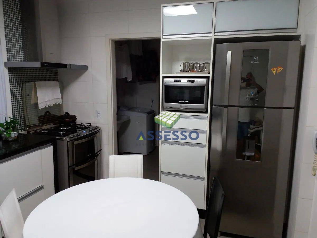 Apartamento à venda com 3 quartos, 165m² - Foto 33