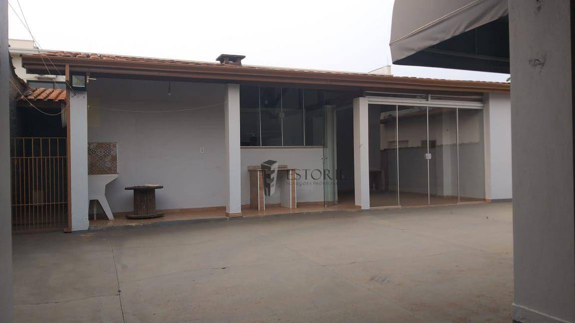 Casa para alugar com 4 quartos, 340m² - Foto 5