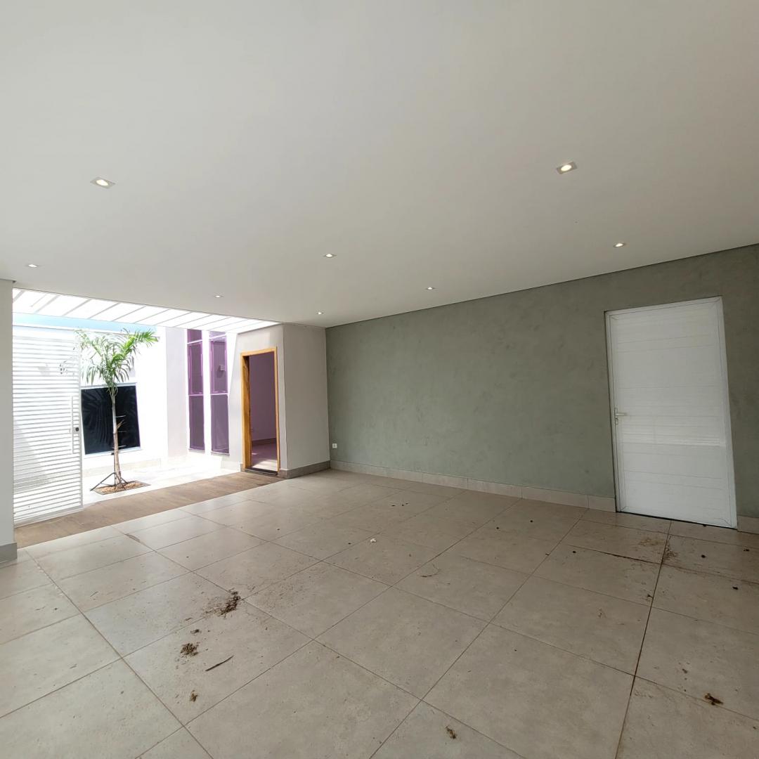 Casa à venda com 3 quartos, 136m² - Foto 2