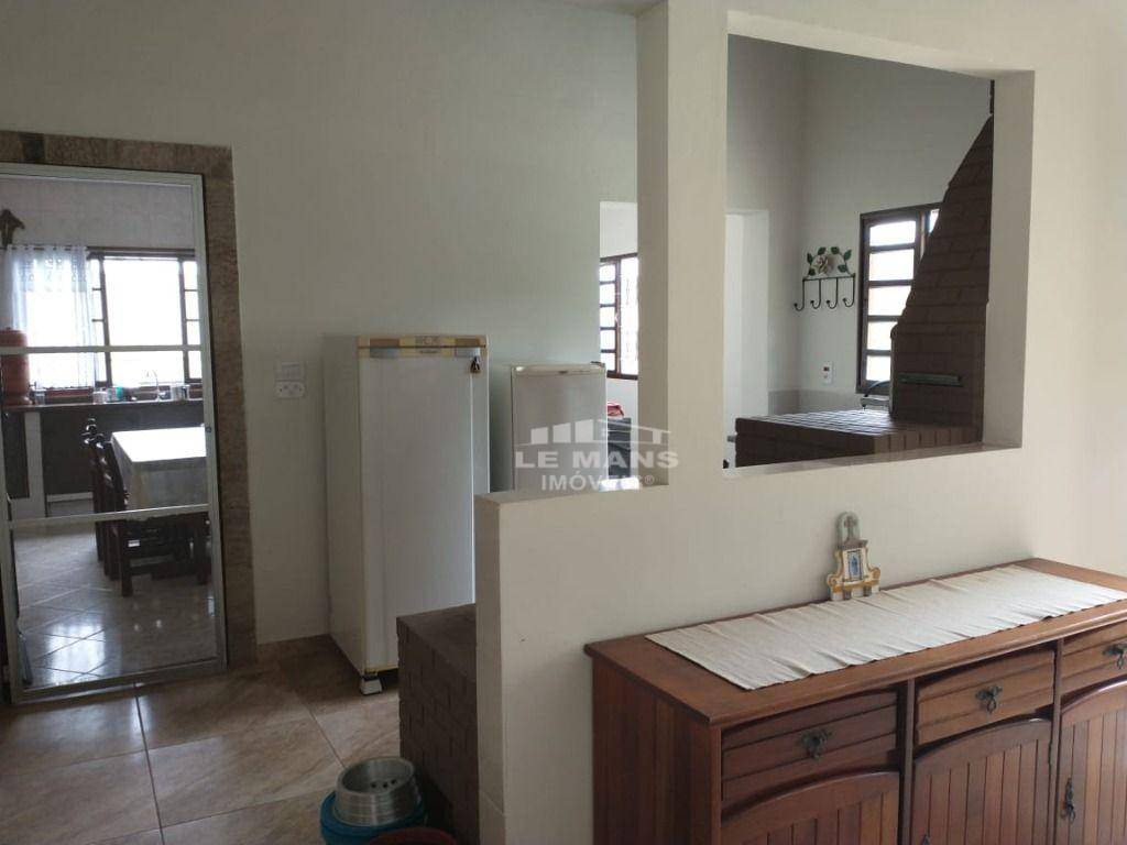 Chácara à venda com 3 quartos, 135m² - Foto 3