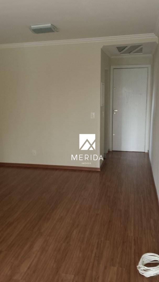 Apartamento para alugar com 3 quartos, 75m² - Foto 3