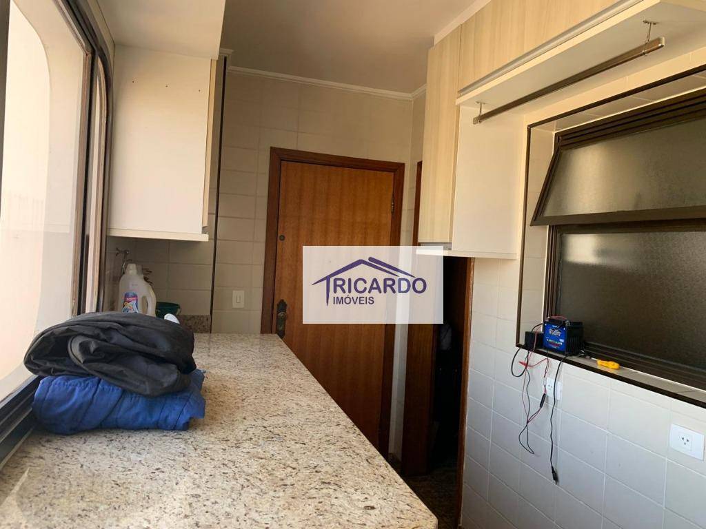 Apartamento à venda com 4 quartos, 220m² - Foto 15