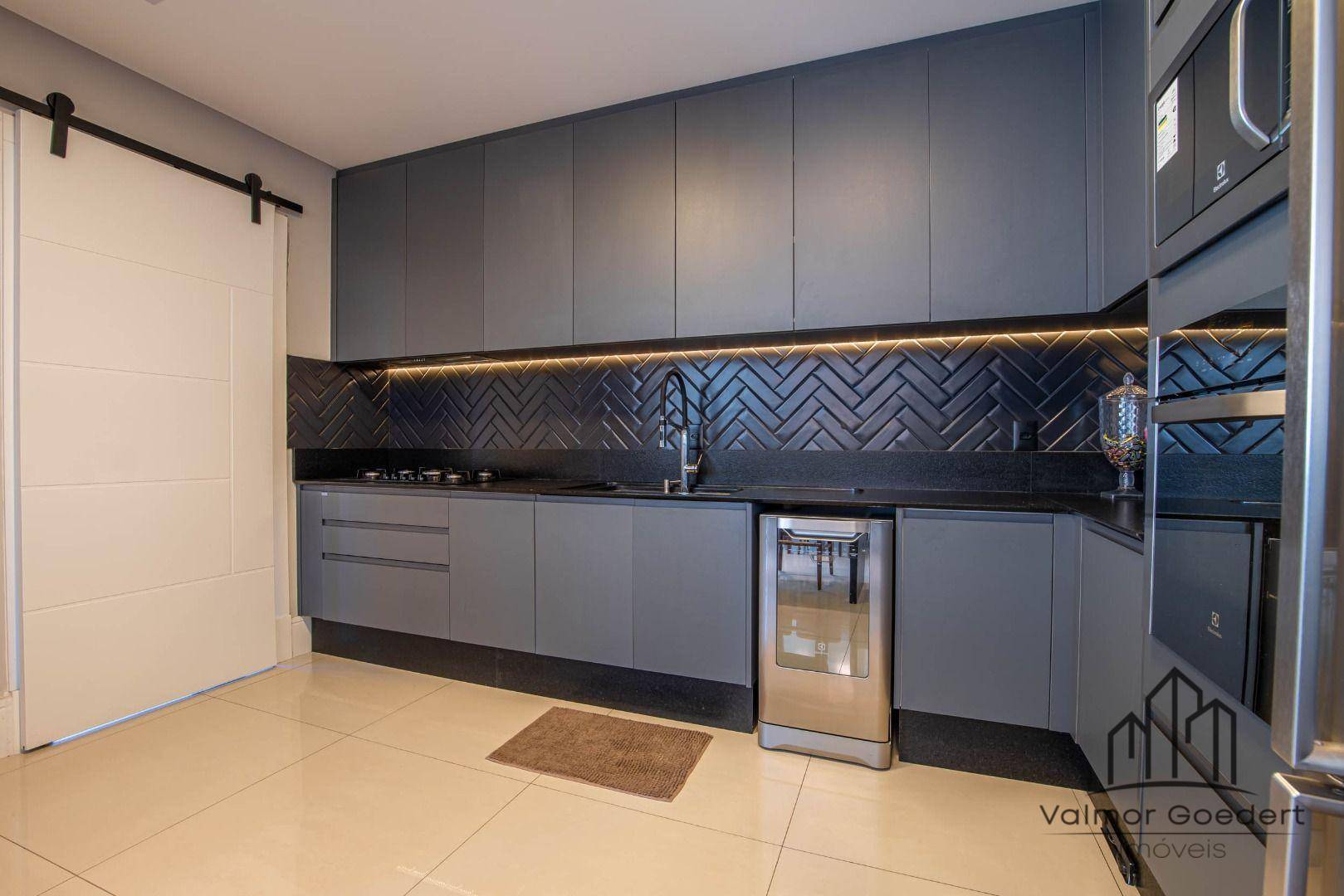 Apartamento à venda com 3 quartos, 137m² - Foto 12