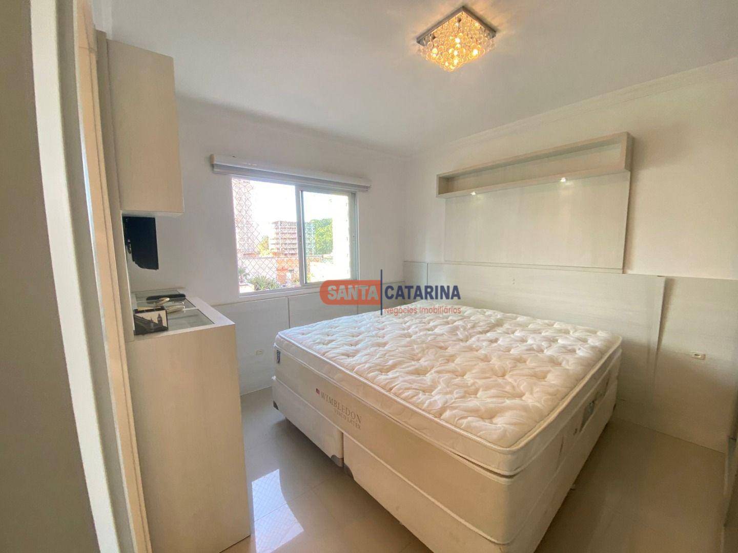 Apartamento para alugar com 3 quartos, 105m² - Foto 9