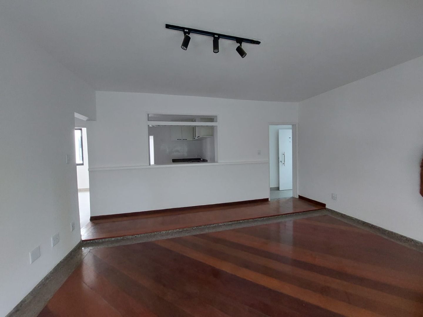 Apartamento para alugar com 2 quartos, 80m² - Foto 5