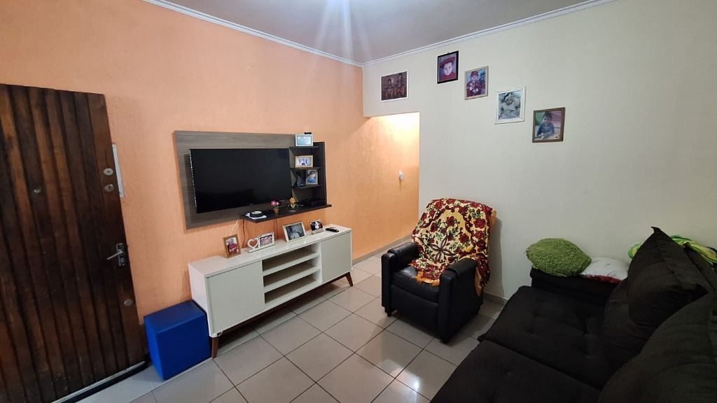 Sobrado à venda com 3 quartos, 118m² - Foto 2