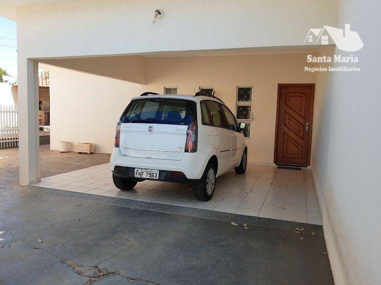 Casa à venda com 3 quartos, 200m² - Foto 4