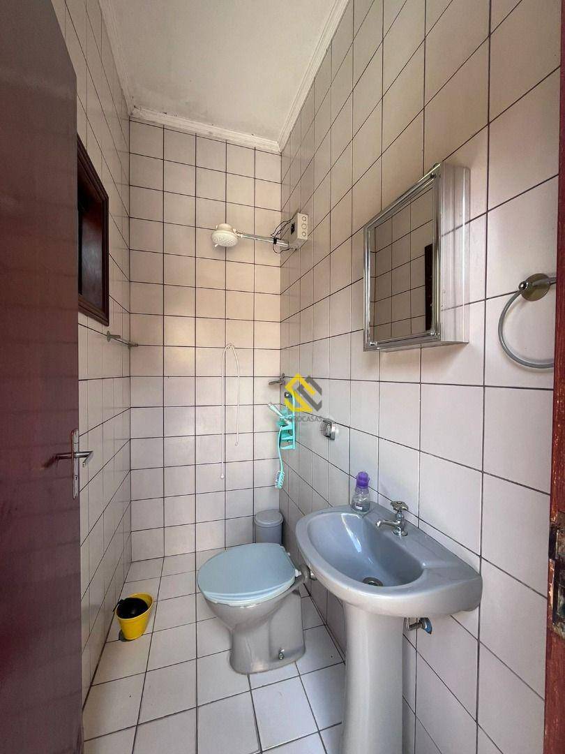 Casa à venda com 3 quartos, 200m² - Foto 10