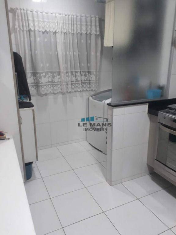 Apartamento à venda com 2 quartos, 54m² - Foto 11