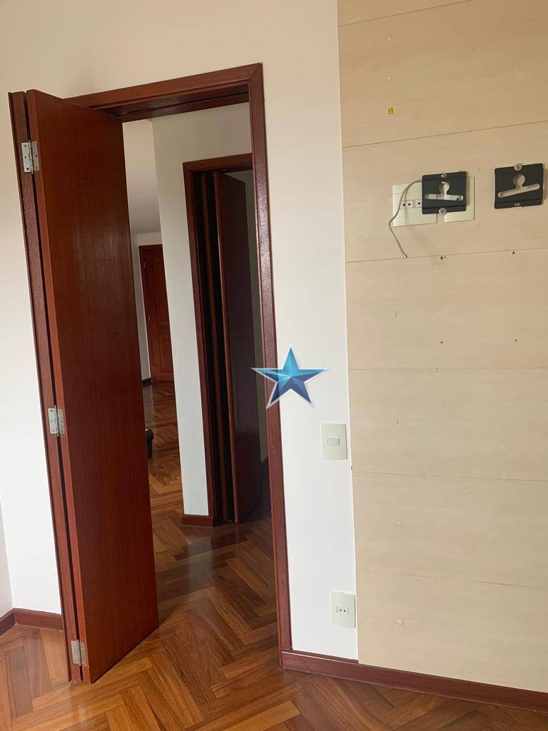 Apartamento à venda com 2 quartos, 68m² - Foto 17