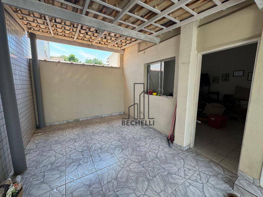 Casa para alugar com 3 quartos, 190m² - Foto 17