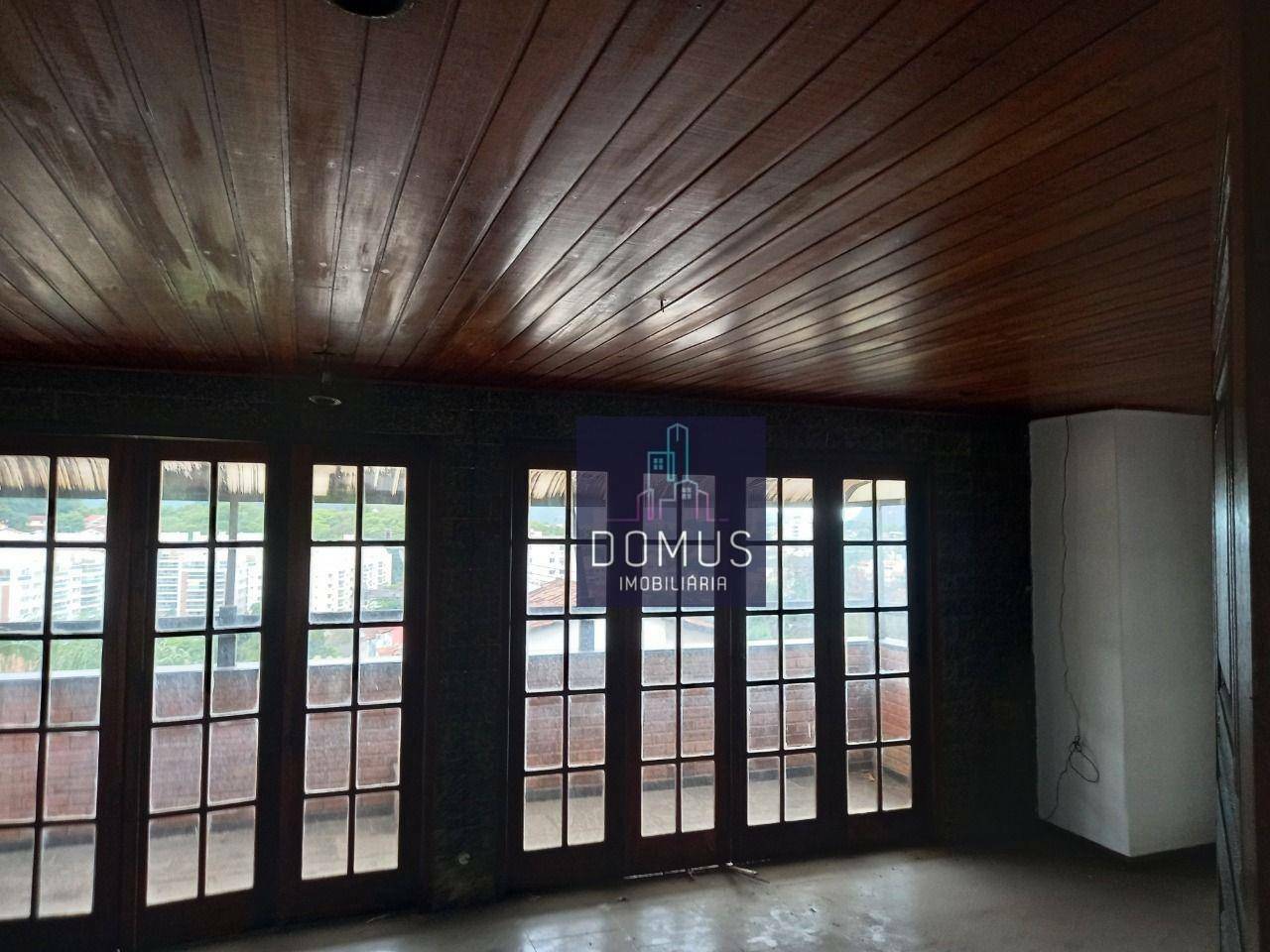 Casa à venda com 3 quartos, 476m² - Foto 2