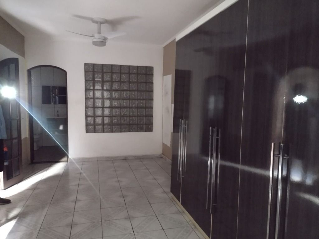 Casa à venda com 1 quarto, 100m² - Foto 6