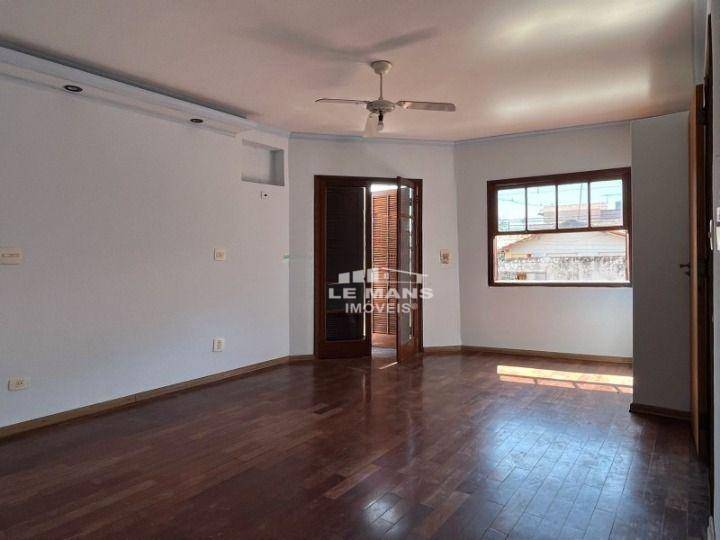 Casa, 4 quartos, 202 m² - Foto 1