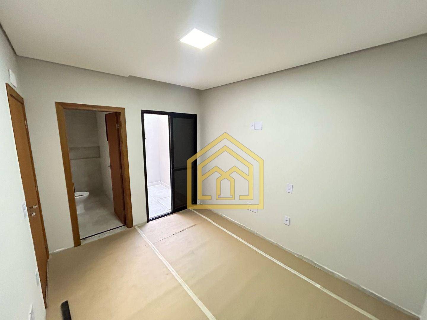 Sobrado à venda com 3 quartos, 230m² - Foto 2