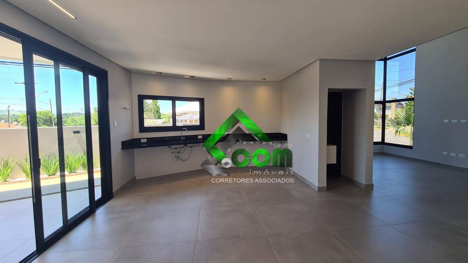 Casa à venda com 3 quartos, 216m² - Foto 11