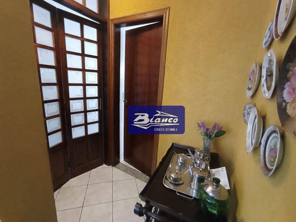 Sobrado à venda com 2 quartos, 164m² - Foto 3