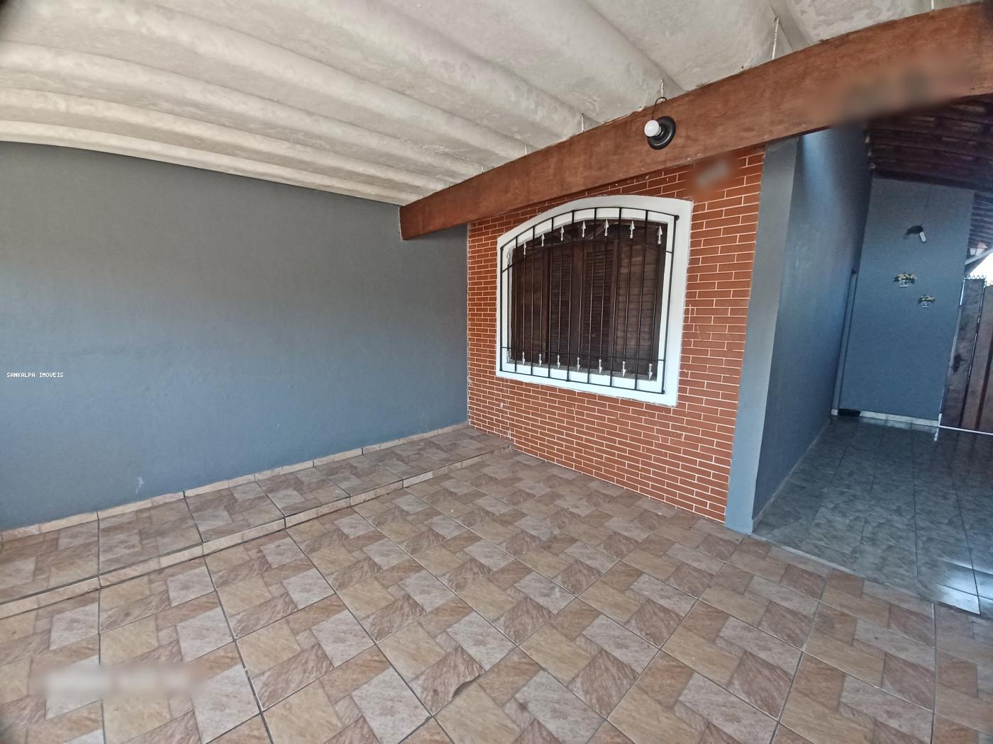 Casa à venda com 3 quartos, 148m² - Foto 1