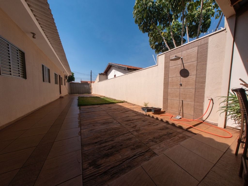 Casa à venda com 5 quartos, 190m² - Foto 59