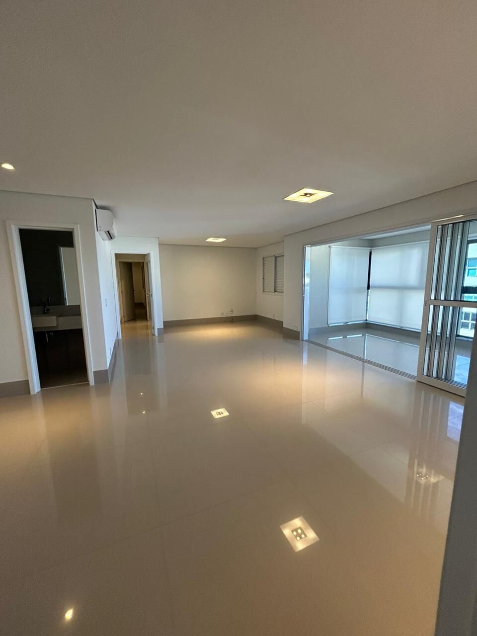 Apartamento à venda com 3 quartos, 145m² - Foto 1