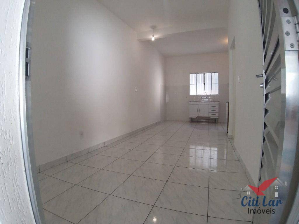 Casa para alugar com 1 quarto, 63m² - Foto 4