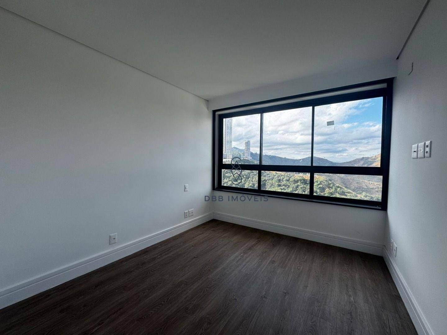 Apartamento à venda com 4 quartos, 186m² - Foto 5