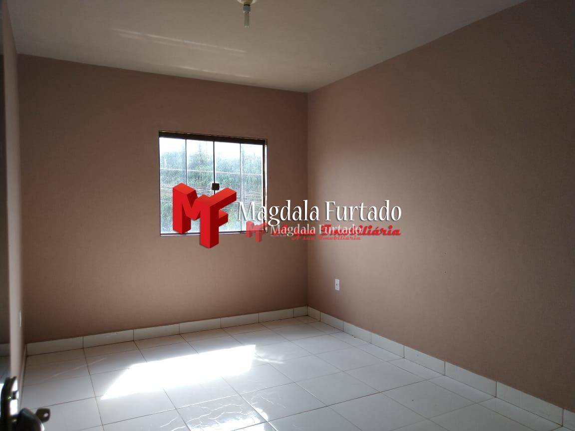 Casa à venda com 6 quartos, 136m² - Foto 2