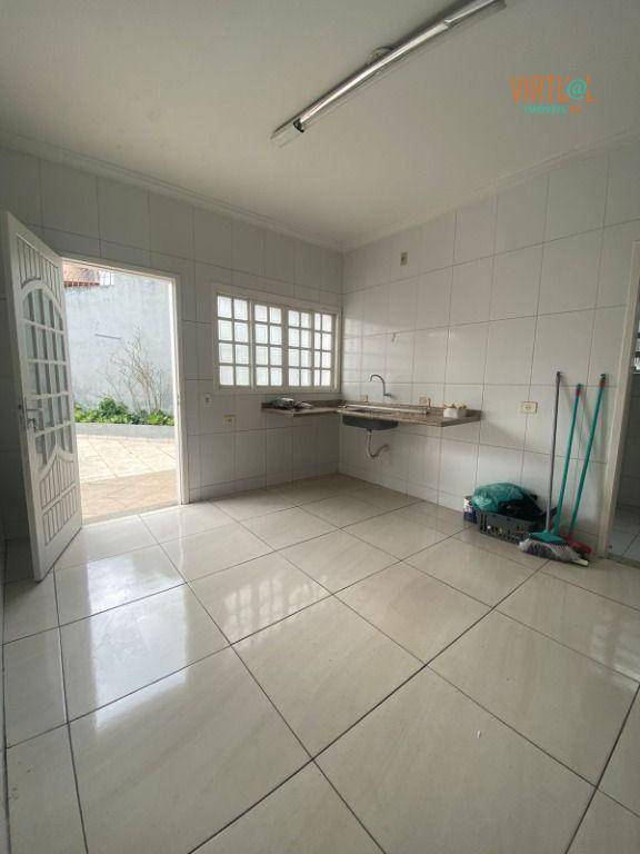 Sobrado à venda com 2 quartos, 142m² - Foto 4