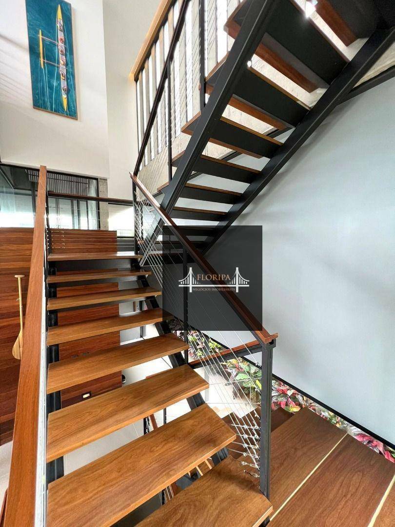 Casa à venda com 3 quartos, 340m² - Foto 18