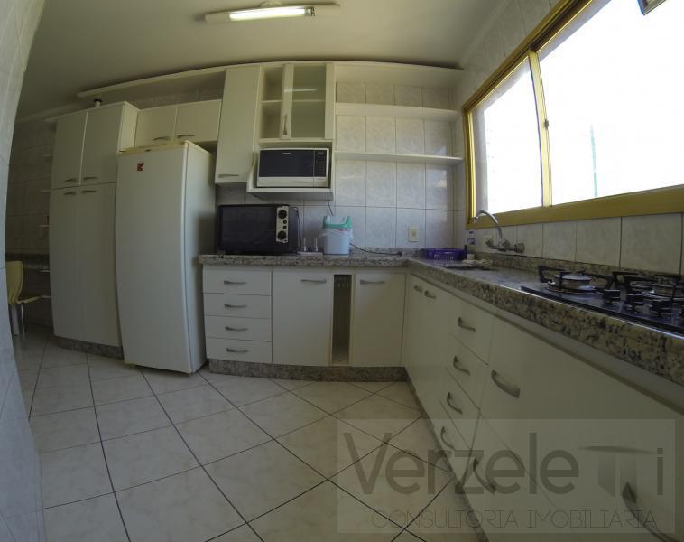 Apartamento à venda com 3 quartos, 157m² - Foto 17