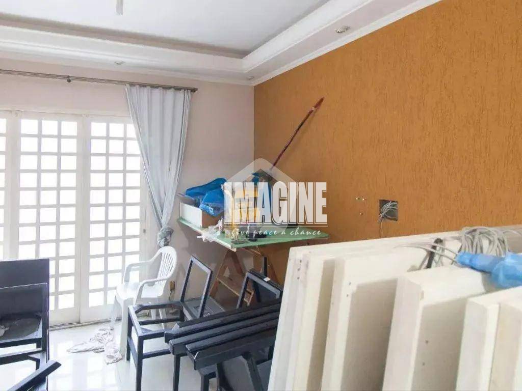 Sobrado à venda com 3 quartos, 250m² - Foto 4