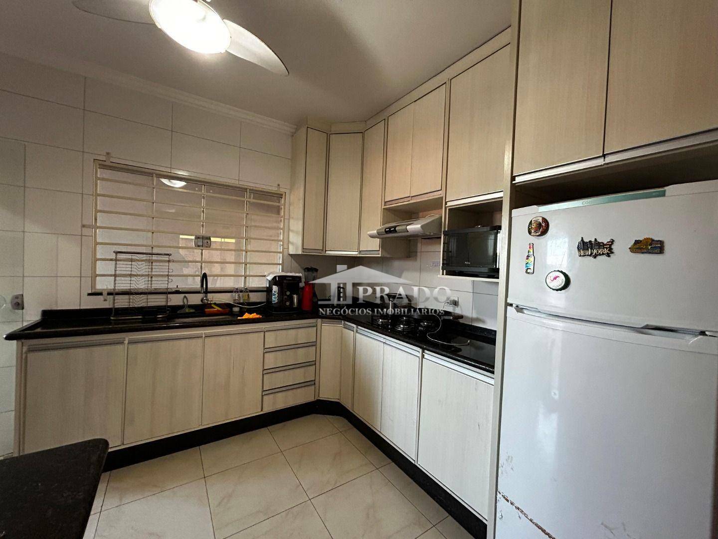 Casa à venda com 3 quartos, 214m² - Foto 25