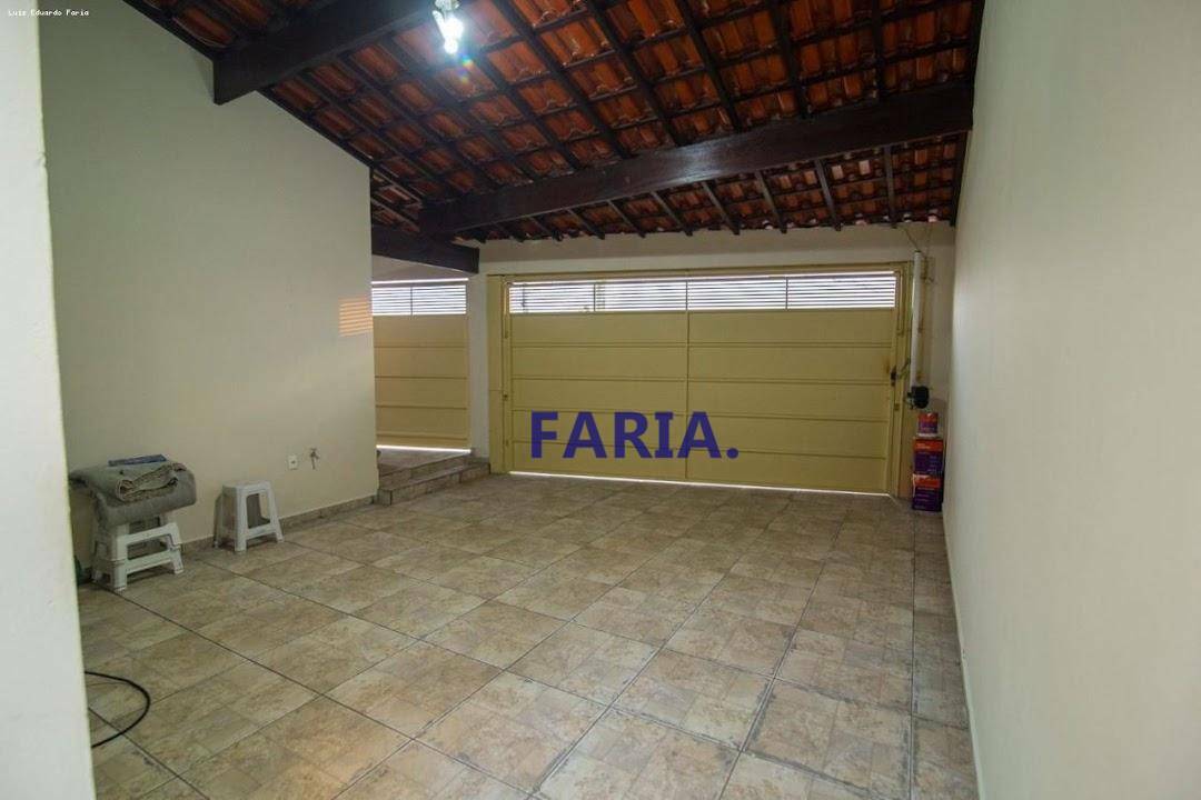 Casa à venda com 3 quartos, 180m² - Foto 4