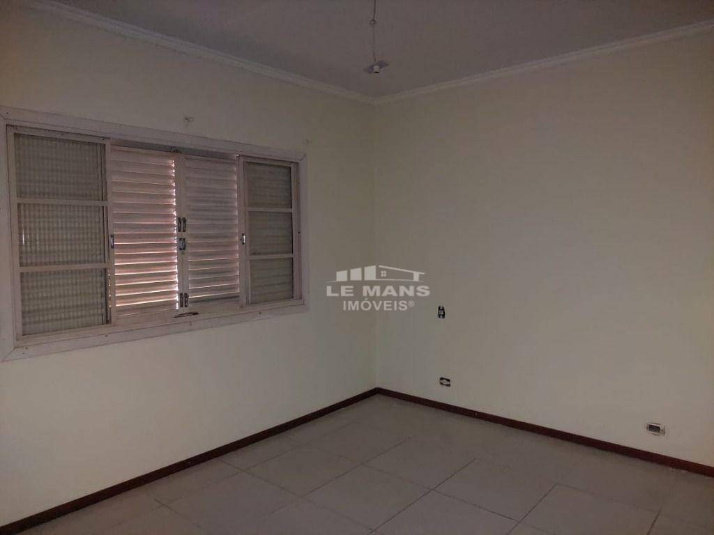 Casa à venda com 3 quartos, 327m² - Foto 8