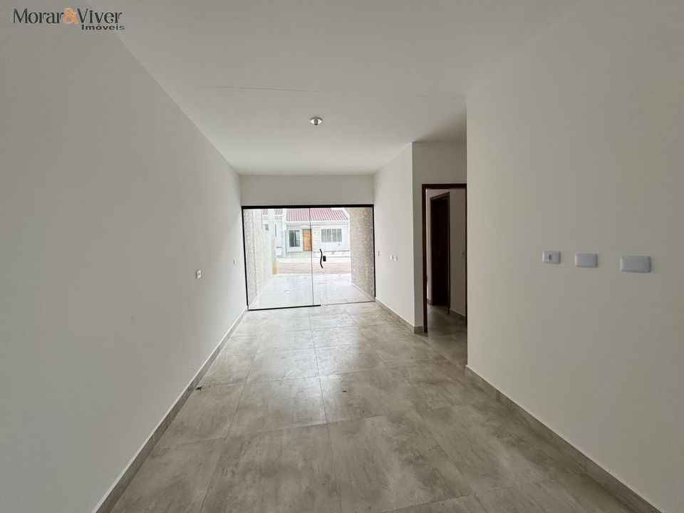 Casa à venda com 3 quartos, 60m² - Foto 11