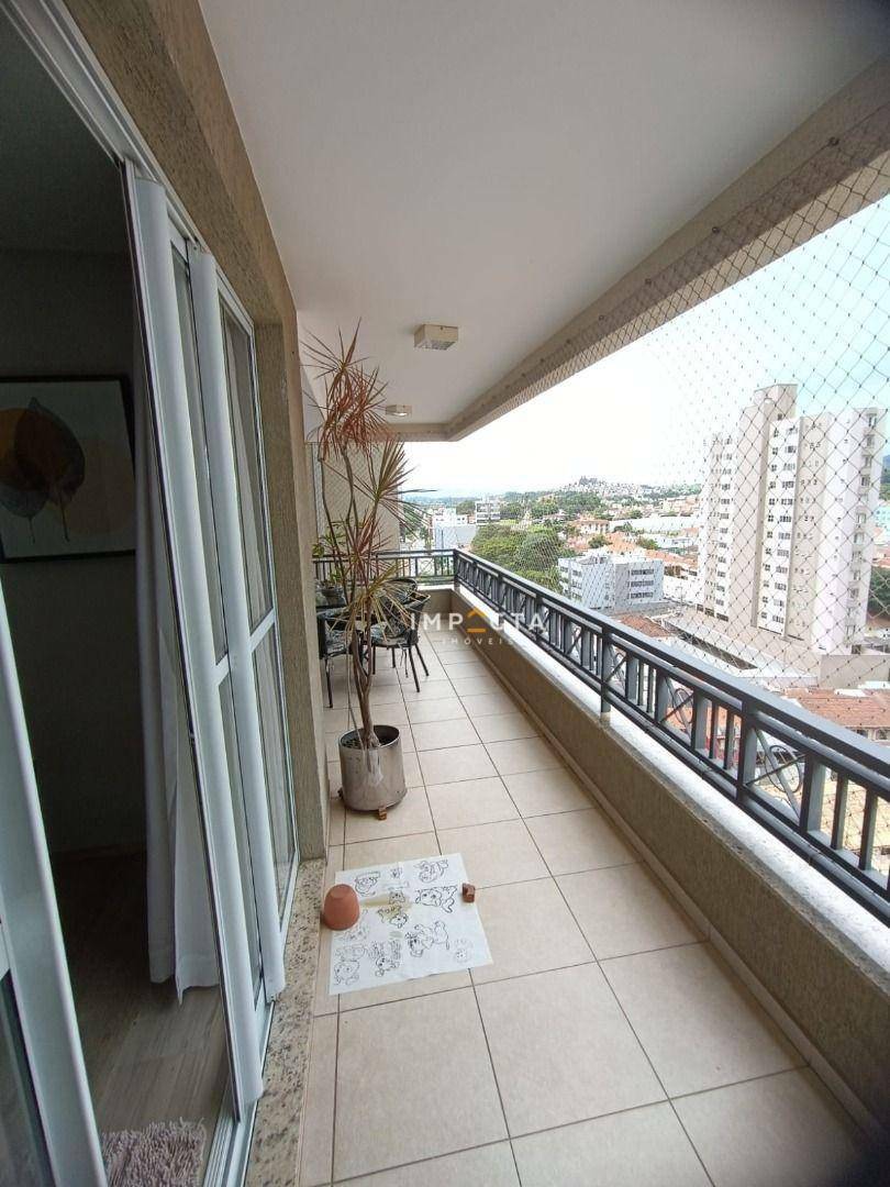 Apartamento à venda com 3 quartos, 157m² - Foto 7